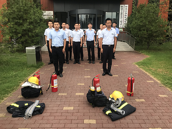 形象秩序穿戴防護(hù)服.jpg